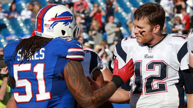 tom-brady-brandon-spikes-pro-bowl.jpg